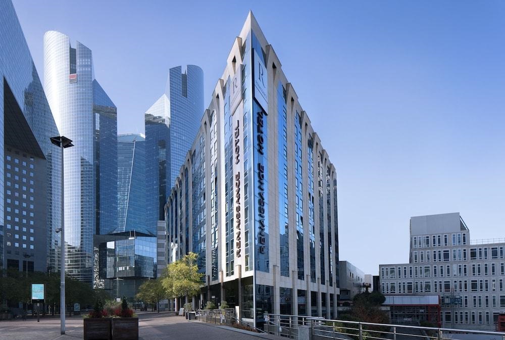  Renaissance Paris La Defense Hotel