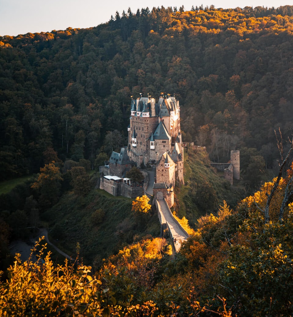 جاذبه های تاریخی در پاییز